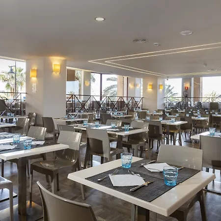 Palmeras Affiliated By Fergus Hotel